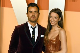 Oženio se BIVŠI MUŽ Dženifer Aniston: Bračne zavete razmenio na Karibima sa 24 godine mlađom, ovo su PRVE SLIKE SA VENČANJA