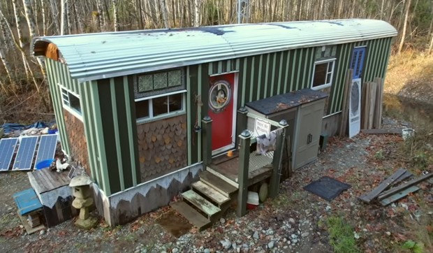 Penzionerka (70) napravila sama mali dom za godinu dana i manje od 20.000 evra