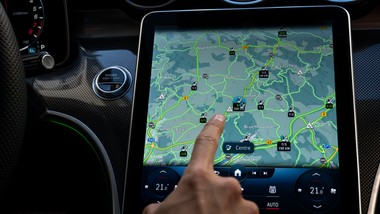 stracili 6 dni w korku: sprawdzili jak polska "wyprzedza" europę