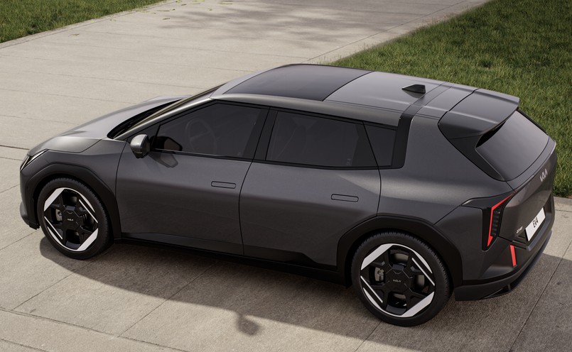 Nowa Kia EV4 debiutuje jako sedan i hatchback 5d