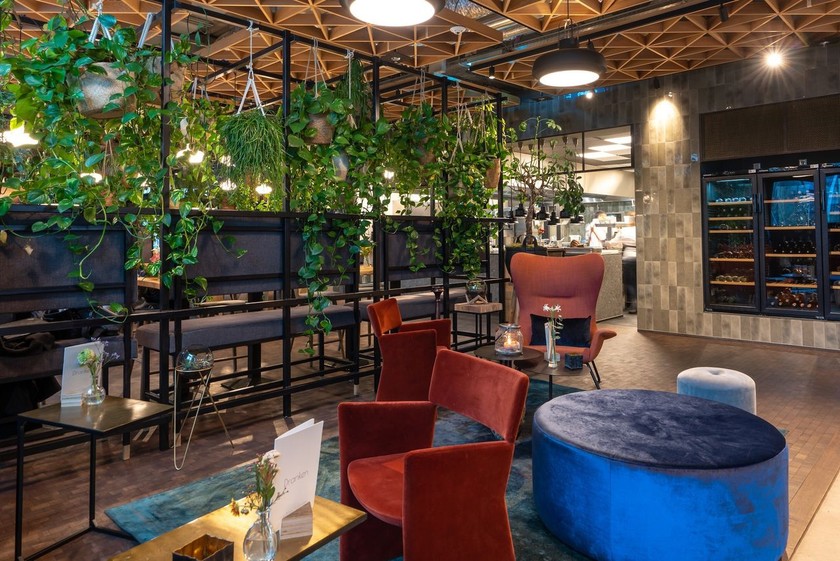 Un ingénieur à la retraite a mis au point un système de climatisation naturelle qui tire profit de la pesanteur, du vent et de la lumière du soleil.   