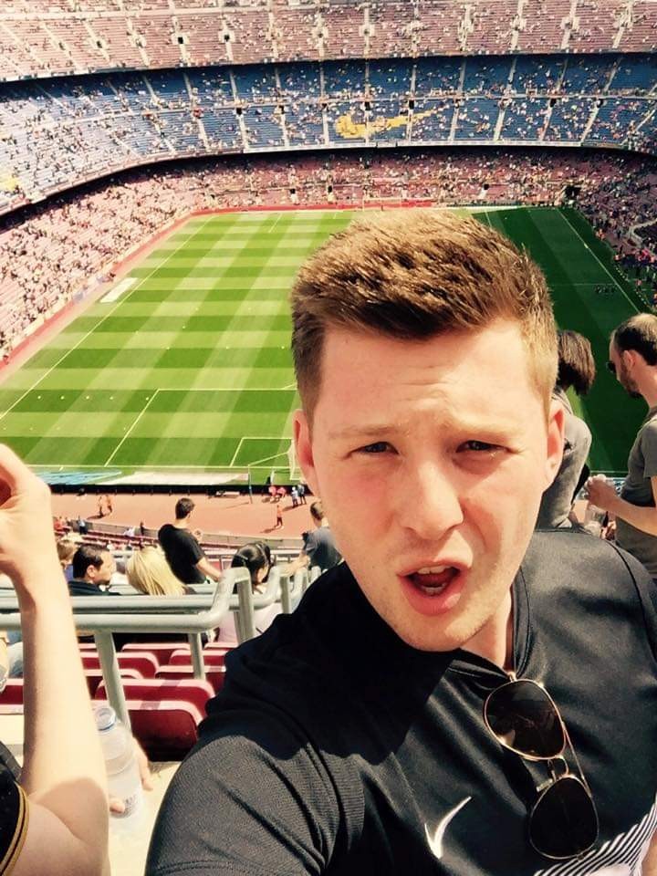 Jono si krátko pred smrťou založil firmu a mal sa ženiť.