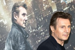 Liam Neeson bije w rytm kolędy – zobacz świąteczną zapowiedź "Uprowadzonej 3"!
