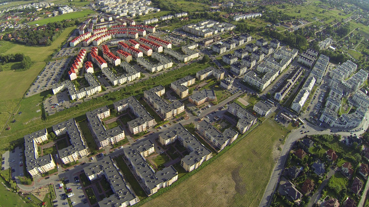 O tym, dlaczego także nas może dopaść scenariusz grecki, jak to możliwe, że budujemy mieszkania dla 300 milionów ludzi i jak zmienić polską przestrzeń na bardziej przyjazną mówi prof. Tadeusz Markowski*, przewodniczący Towarzystwa Urbanistów Polskich.