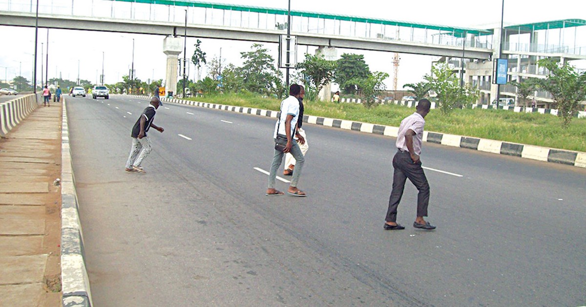 Lagosians arrested for not using pedestrian bridge - Vimarsana News