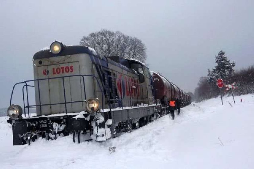 Pociąg wyleciał z torów! FOTO