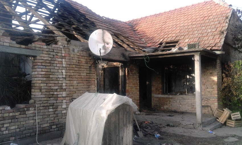 Vatra je veoma brzo progutala kuću