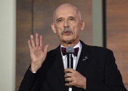 Korwin-Mikke kandyduje na prezydenta. "Tak mi dopomóż Bóg..."