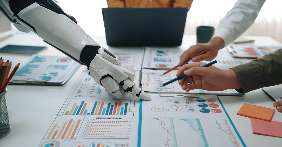 Sztuczna inteligencja w w firmie. Czy asystent AI zabierze etat pracownikowi
