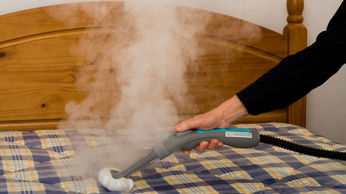 DA LI REDOVNO ČISTITE DUŠEK? Može da utiče na vaš san - ovo su trikovi za uklanjanje znoja, prašine i grinja