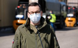 Premier chwali się opinią włoskiego banku ws. zadbania przez Polskę o miejsca pracy