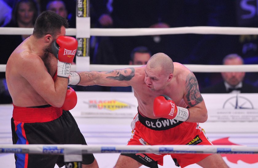 W bojach o tytuł WBO Polak pokonał Marca Hucka i Steve’a Cunninghama, przegrał zaś z Ołeksandrem Usykiem. Ostatnio walczył w 2019 roku, gdy Mairis Briedis brutalnie uderzył go łokciem, a potem znokautował