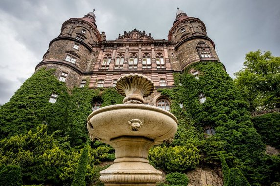 Zamek Książ na weekend. Tarasy pełne kwiatów i bajeczna architektura