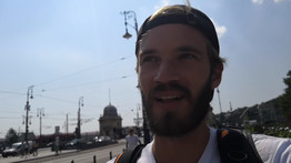Budapesten járt a világ legnépszerűbb YouTube-sztárja, megpróbálták lehúzni a budapesti taxisok