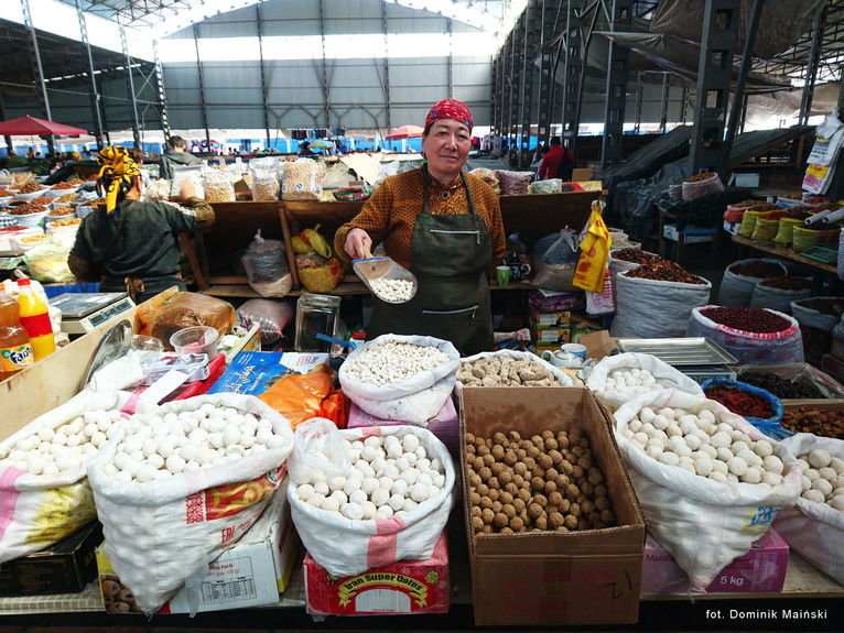 Bazar w Biszkeku, Kirgistan.