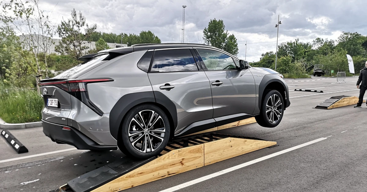 Nowa Toyota zamiast RAV4. Cena? Oto SUV z gwarancją na 1 mln kilometrów ...