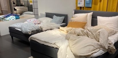 Zaskoczyła ich burza śnieżna. Spędzili fantastyczną noc w sklepie IKEA