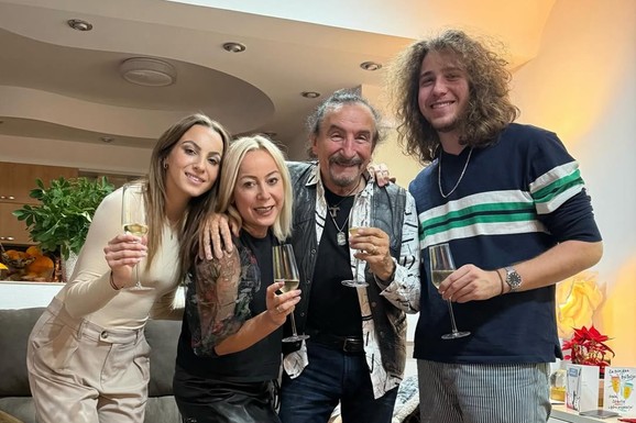 ŽELJKO BEBEK DANAS SLAVI ROĐENDAN Njegova 34 godine mlađa supruga mu javno čestitala i niko ne veruje KOLIKO GODINA JE NAPUNIO