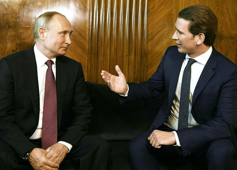 Kanclerz Austrii Sebastian Kurz z prezydentem Rosji Władimirem Putinem podczas jego wizyty w Wiedniu, 5 czerwca 2018 r.