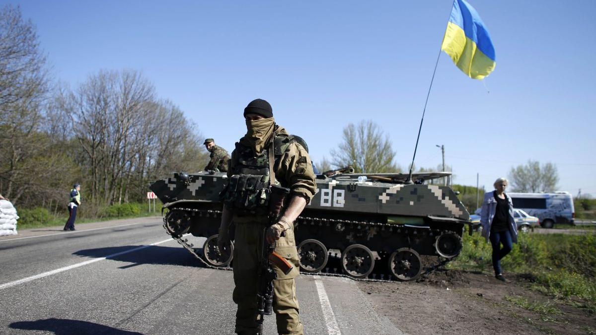 Ukrajina tank vojak ukrajinska hranica  reuters