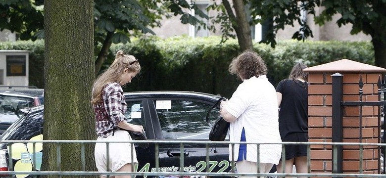 Dlaczego gwiazda handluje starociami na ulicy?