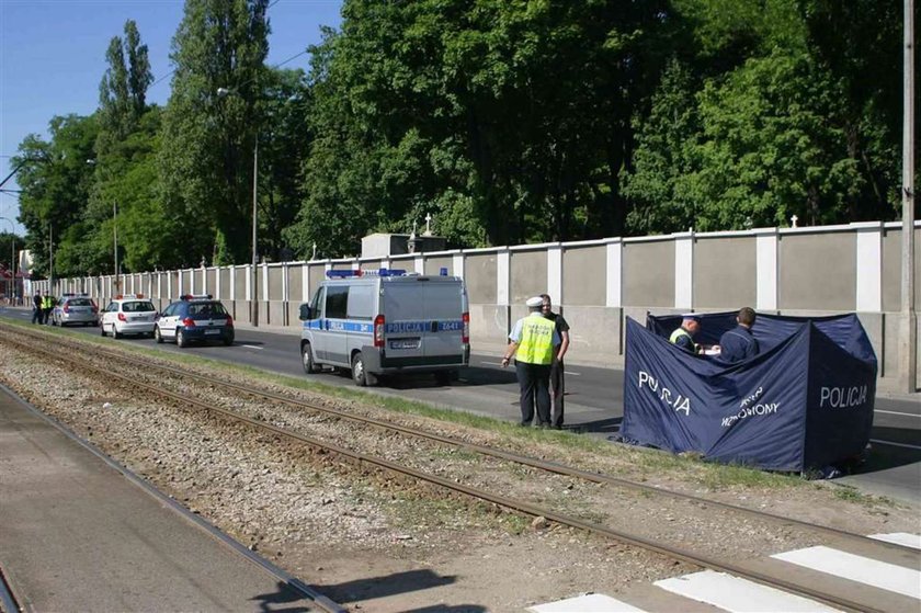 Tramwaj rozjechał pieszego. DRASTYCZNE ZDJĘCIA