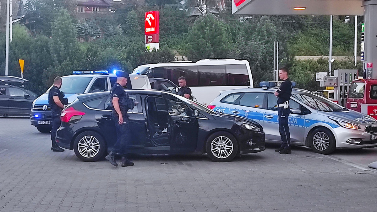 Tajemnicza akcja policji pod Giewontem. Kogo aresztowano na stacji Orlen?