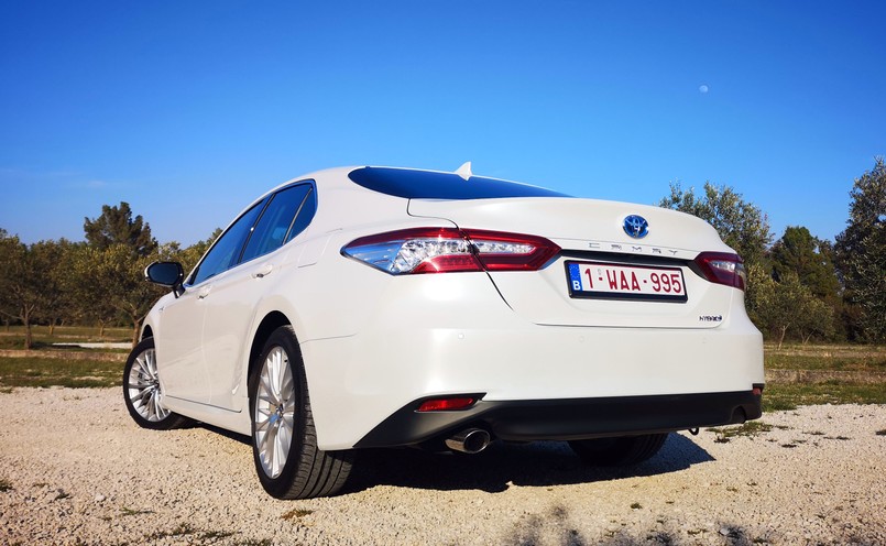 Toyota Camry 2.5 Hybrid e-CVT Executive