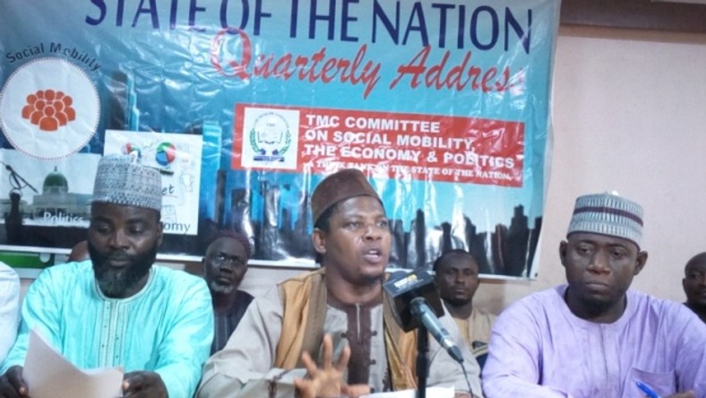 Dr Luqman AbdurRaheem, Amir (President) of TMC & Chair of TMC Committee on Social Mobility, the Economy & Politics, presenting the 13th “State of The Nation Address” on Saturday in Lagos. With him are Imam Sherifdeen Ibrahim (Vice-President, Cultural Affairs) (L) and Alhaji AbdulWasiu Bangbala (General Secretary of TMC)(R) (NAN Photo)