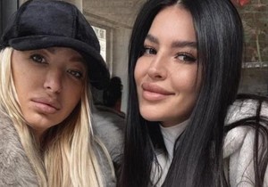 Ana Rajković sa majkom