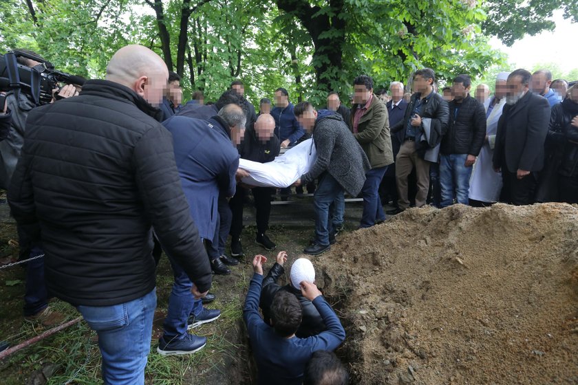 "Nie zdążyłam Cię uratować!". Rozdzierające słowa matki na pogrzebie zamordowanego Kuby