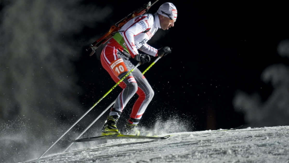 Polska sztafeta (4x7,5 km) w składzie: Łukasz Szczurek, Tomasz Sikora, Mirosław Kobus i Krzysztof Pływaczyk, zajęła 12. miejsce podczas zawodów Pucharu Świata w biathlonie w austriackim Hochfilzen. To najlepsze miejsce naszej reprezentacji od 2007 roku.