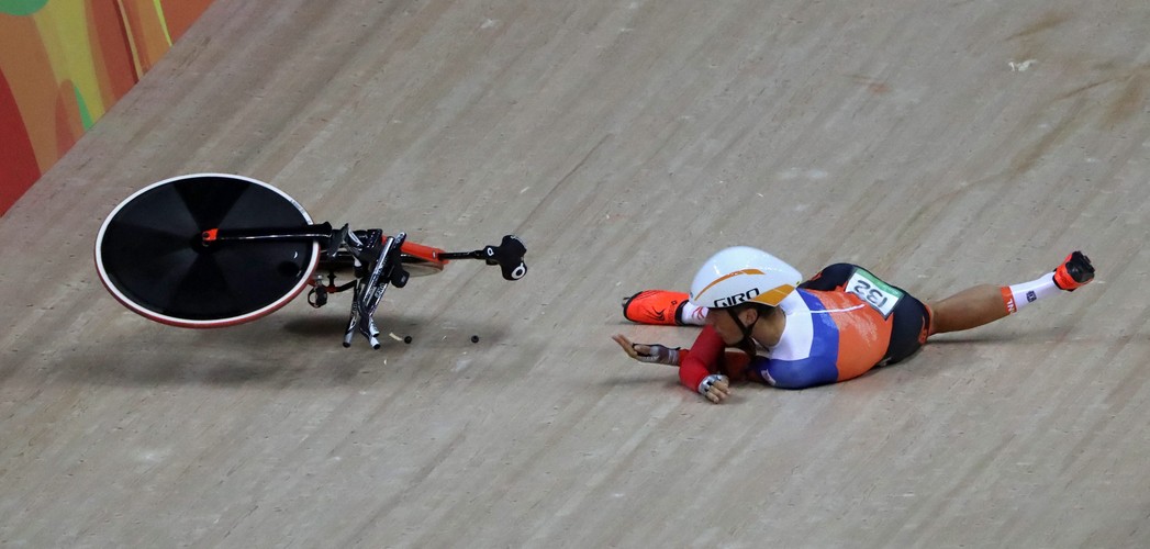 Joost van den Burg roztrzaskał się na kolarskim torze