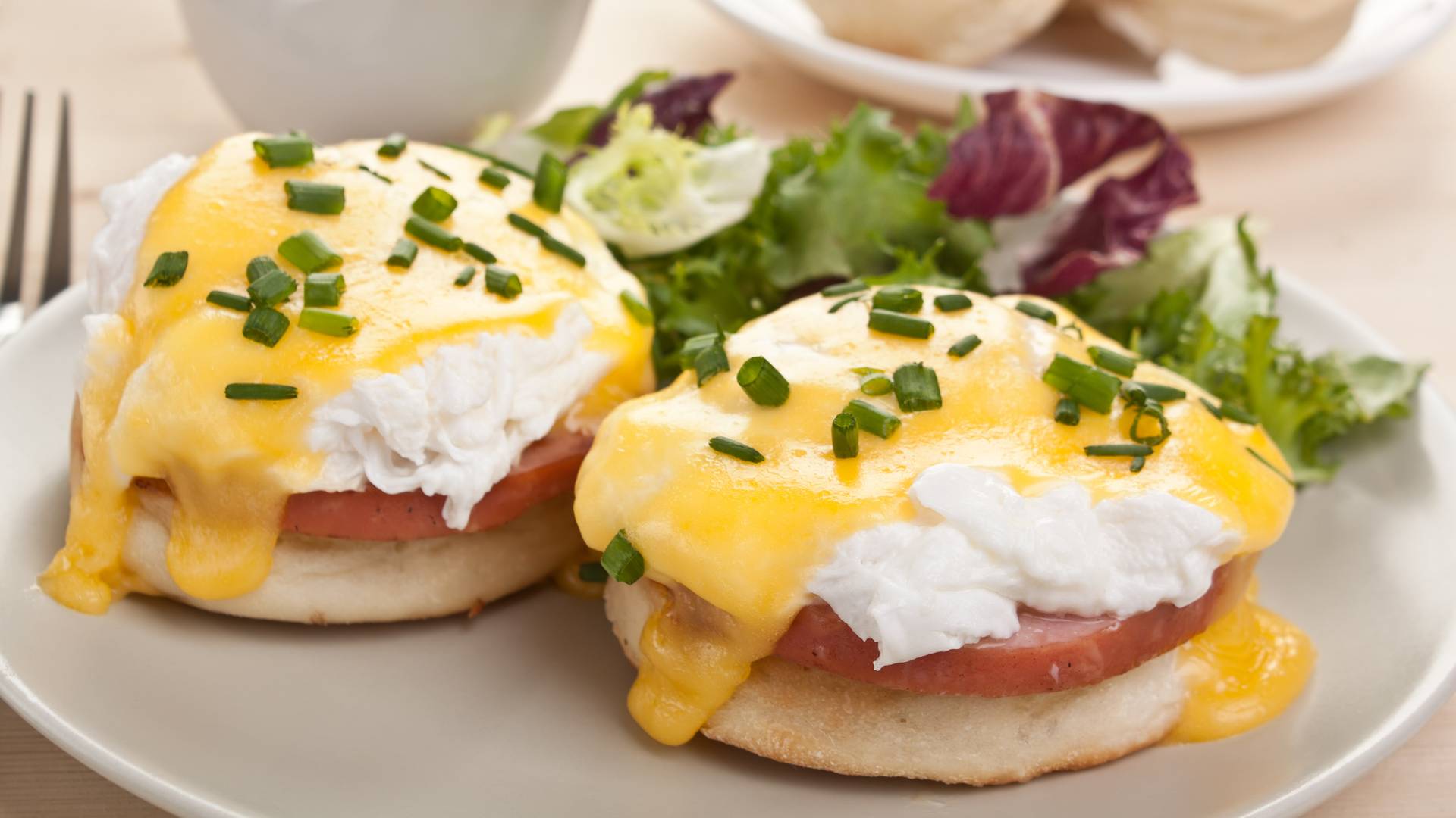 Breakfast Eggs Benedict Near Me: A Culinary Journey