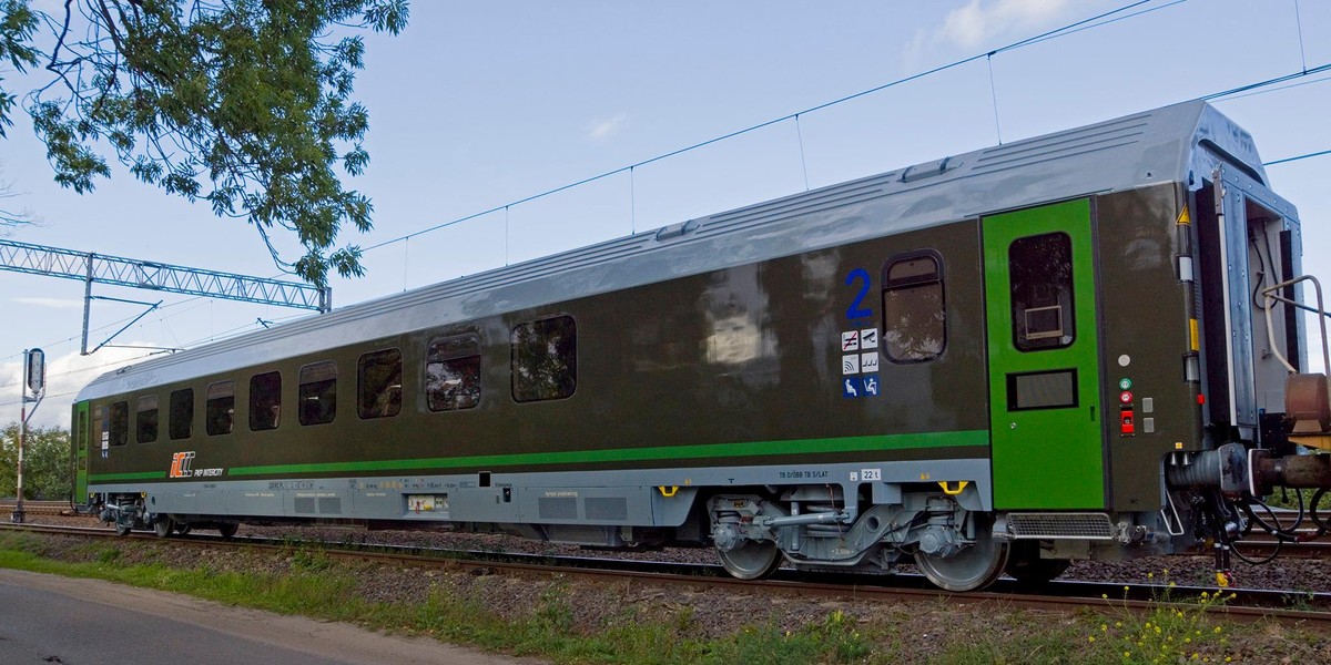 Nowy wagon do przewozu wojska dla PKP Intercity