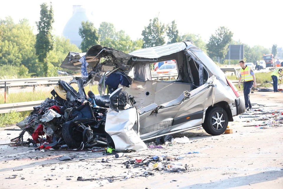 GERMANY BUS ACCIDENT (Nine killed, 40 injured in multiple bus crash near Dresden)