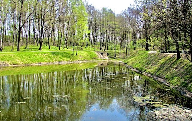 Powstały w latach 50. XX w. drugi co do wielkości park miejski w Europie