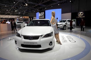 Auta nie przestają drożeć. Średnia cena osobowego przekroczyła 130 tys. zł