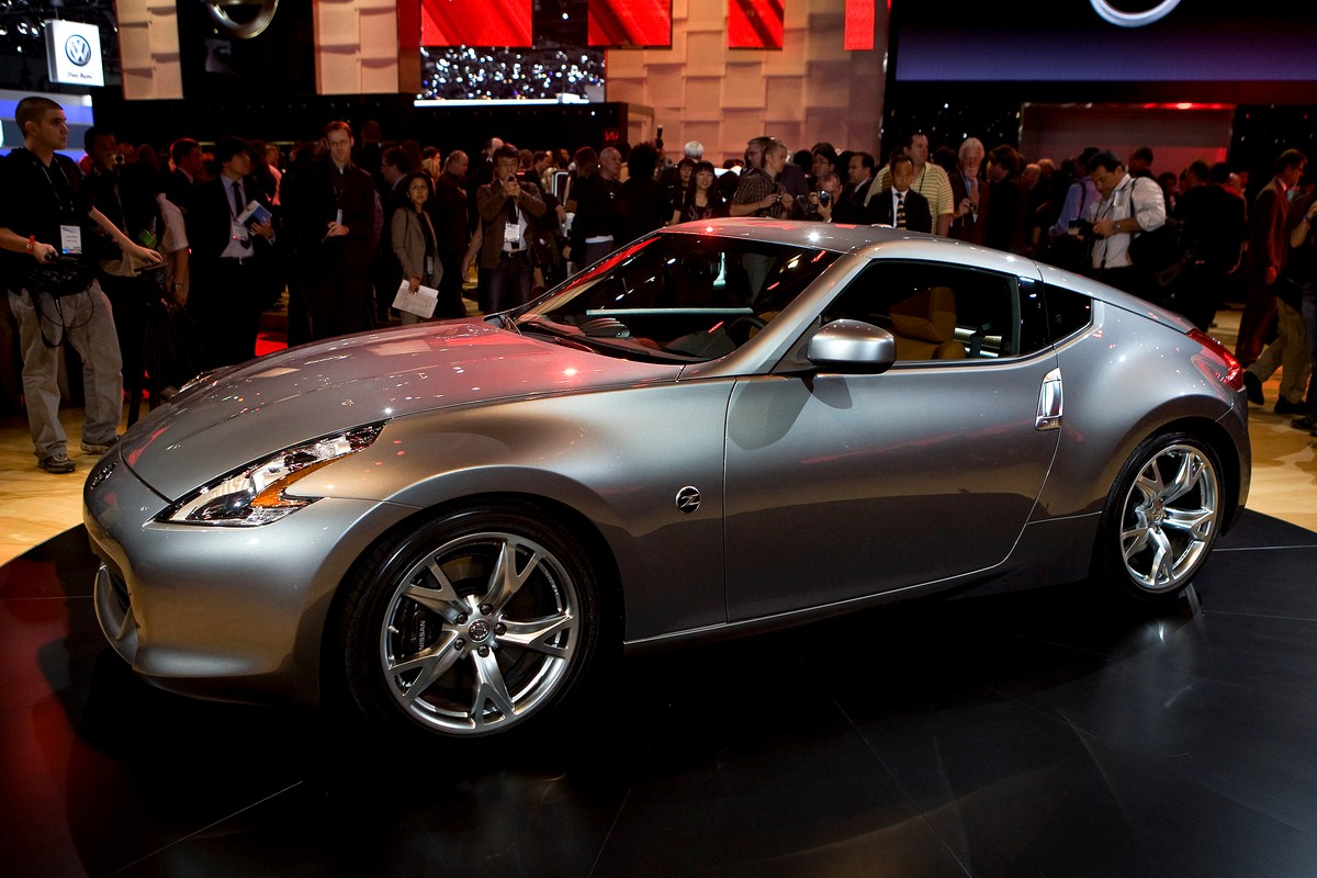 Sportowy Nissan 370Z series, model 2009, na salonie samochodowym w Los Angeles. Fot. Bloomberg