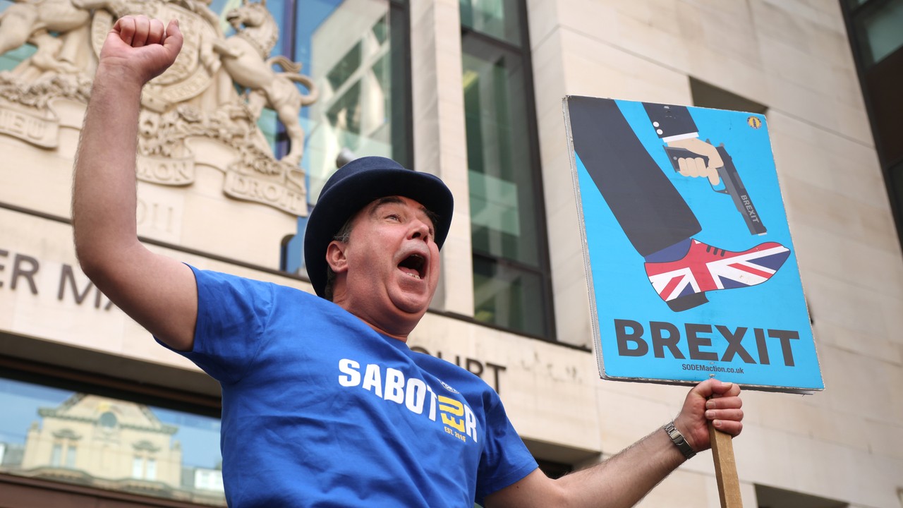 Nie wierzcie w mit. Brytyjskie usługi mocno ucierpiały z powodu brexitu [OPINIA]