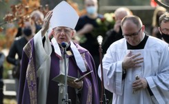 Abp Jędraszewski o nawoływaniu do zamykania kościołów: Skąd są ci ludzie?