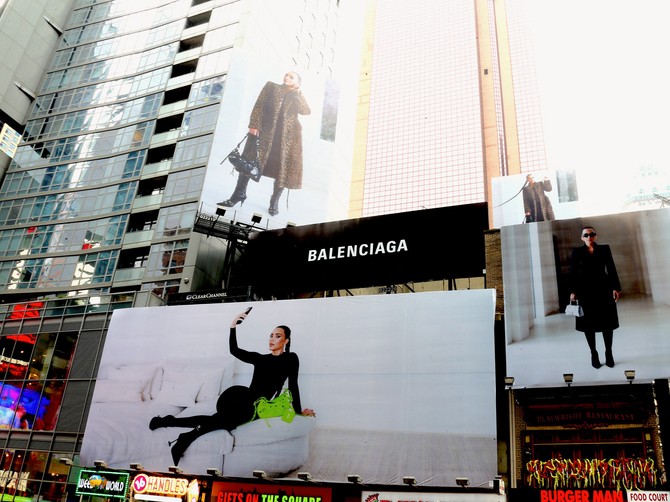 Balenciaga ne prestaje da iznenađuje