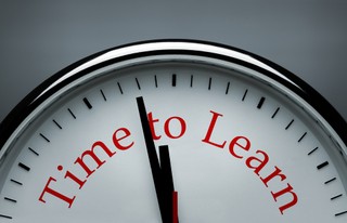 Wakacje, czyli czas na naukę języka w firmach