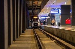 Wiceminister infrastruktury o biletach na kolej dużych prędkości. "Muszą być przystępne cenowo"