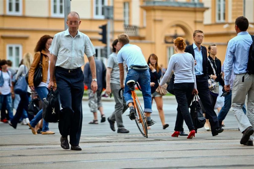 Mroczek ciśnie na pedały. Ale ma maszynę! FOTO