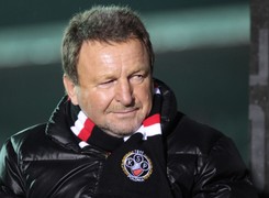 Właścicel Polonii ma dość. 'Polska piłka to cyrk i granda'