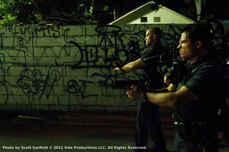 Jake Gyllenhaal i Michael Pena w filmie 'Bogowie ulicy'