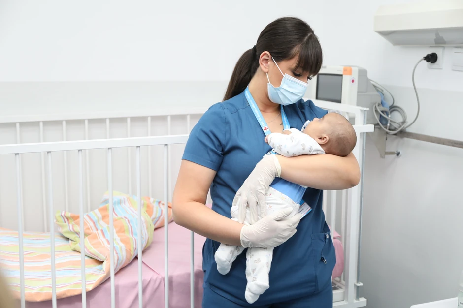 Sestra Jovana Marinković sa malim Ajdinom