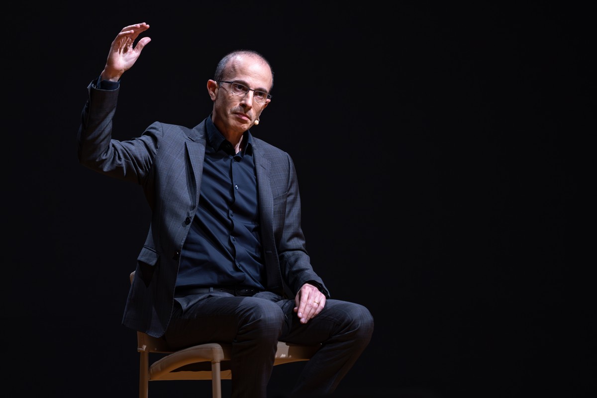 "Dwa kryzysy w każdym kraju". Wybitny naukowiec i autor "Sapiens" wieszczy przyszłość z AI