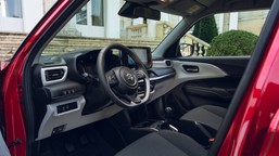 tak wygląda nowy "japończyk" za 69 900 zł. ma silnik 1.2, jest oszczędny i wygodny